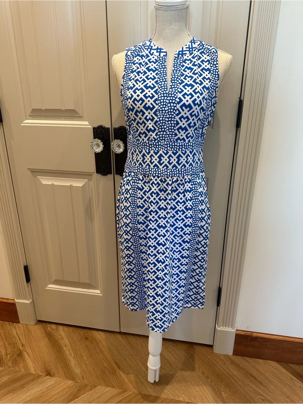 J McLaughlin Lola Dress, Blue/wht Geometric, Catalina Cloth Jersey, Sz S, nwt - Picture 1 of 7